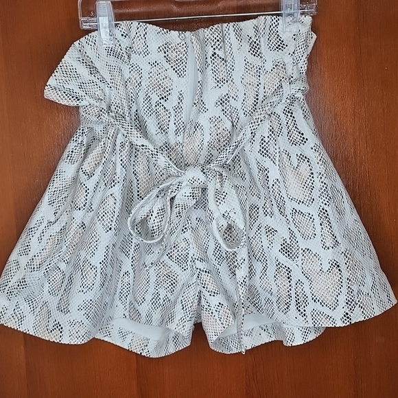 Short - Picture 3 of 7